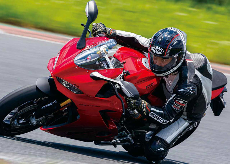 【レビュー】ドゥカティ「パニガーレV2S」インプレ｜難しさを感じさせず操る楽しさに溢れた新時代のドゥカティが誕生