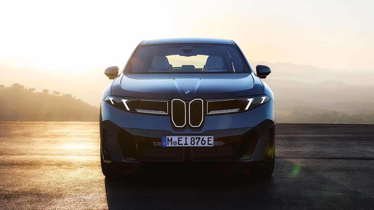 BMW iX3、航続距離805km・469馬力でデビュー