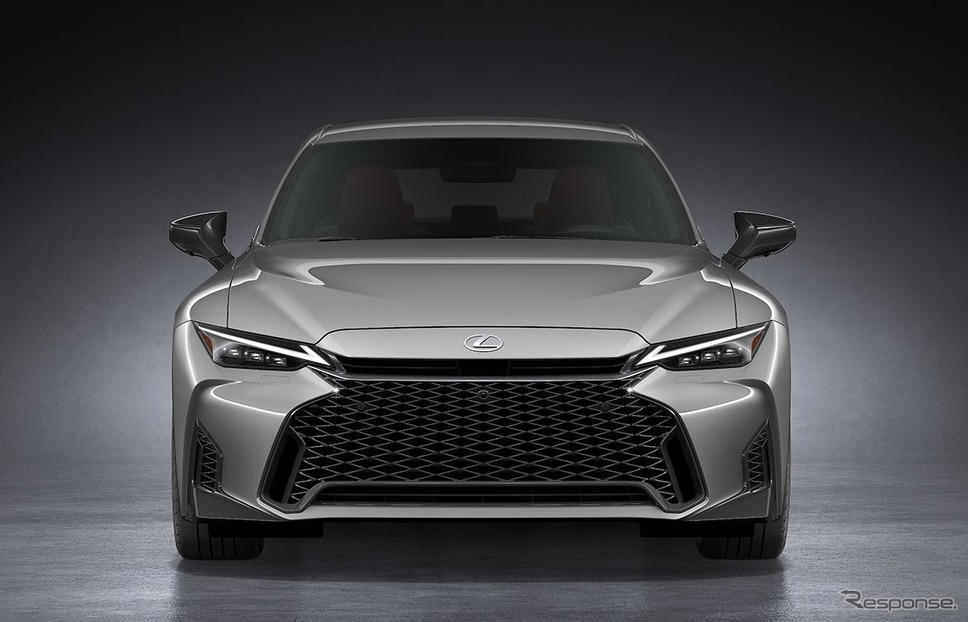 「ほぼモデルチェンジ並み」フロントマスクが大胆チェンジ！ 新型レクサス『IS』が話題に