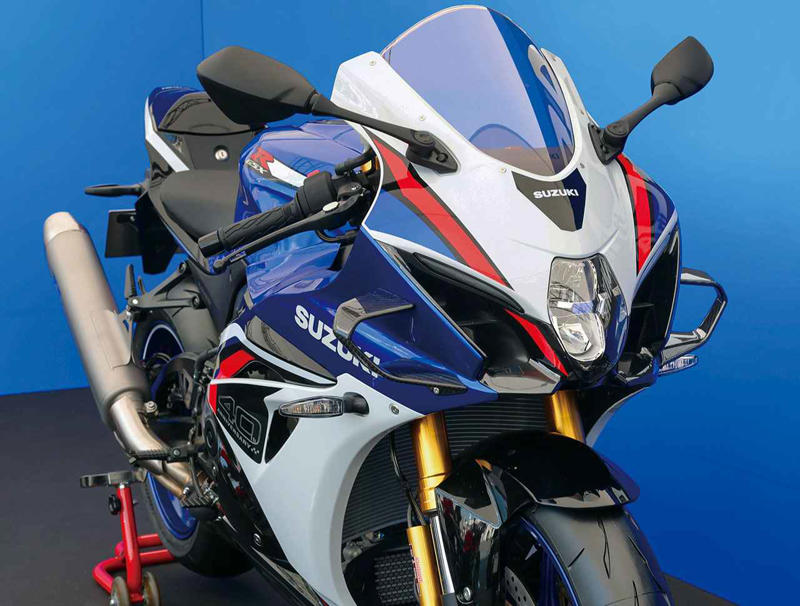 規制対応＆ウイング付きで大復活！スズキ「GSX-R1000R」40周年記念車の各部装備・ディテールに注目