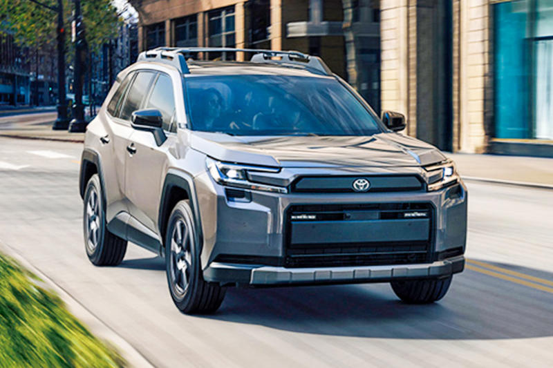 【世界No.1SUV】トヨタ「新型RAV4」登場…電動化で進化した“最強SUV”が再び走り出す