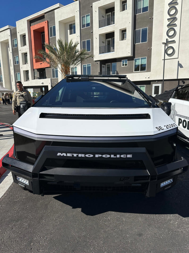 Las Vegas police unveil new Cybertruck fleet