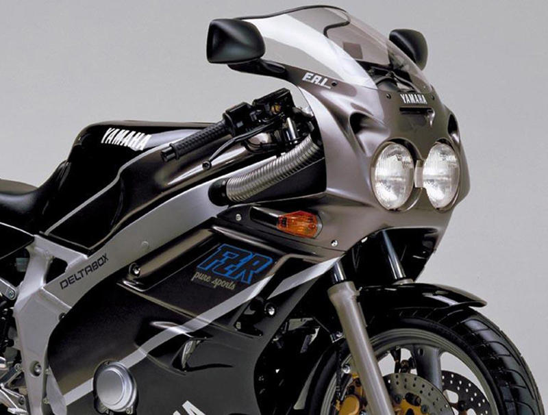 ヤマハ「FZR400（1WG）」（1988年）86年の初期型FZRを元にエンジンを改良し排気デバイスを加える