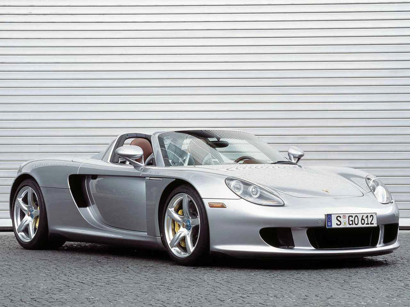 ポルシェ カレラGTはレース用の917をモチーフにし、乗り手を選ぶスーパーマシンだった【スーパーカークロニクル・完全版／055】