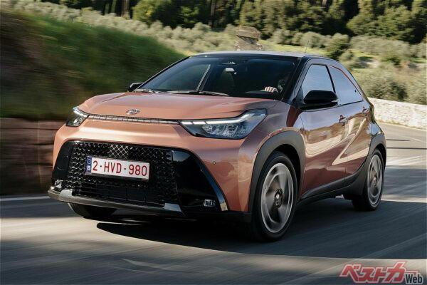 ヤリスよりもちっちゃいトヨタ車なーんだ? なんとGR-SPORTまである「アイゴX（クロス）」がカワカッコイイ!