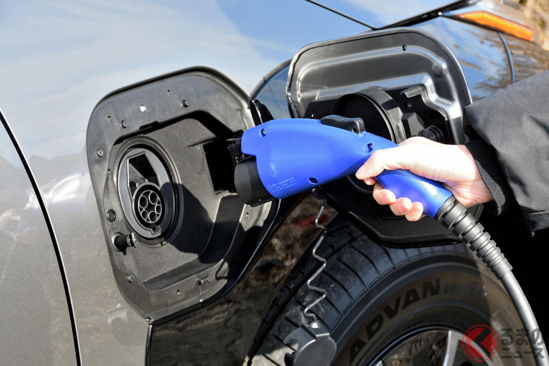 発売から3年半… トヨタ「bZ4X」なぜ販売好調?「EVならではの不安」払拭か トヨタ“電動戦略”の現状とは