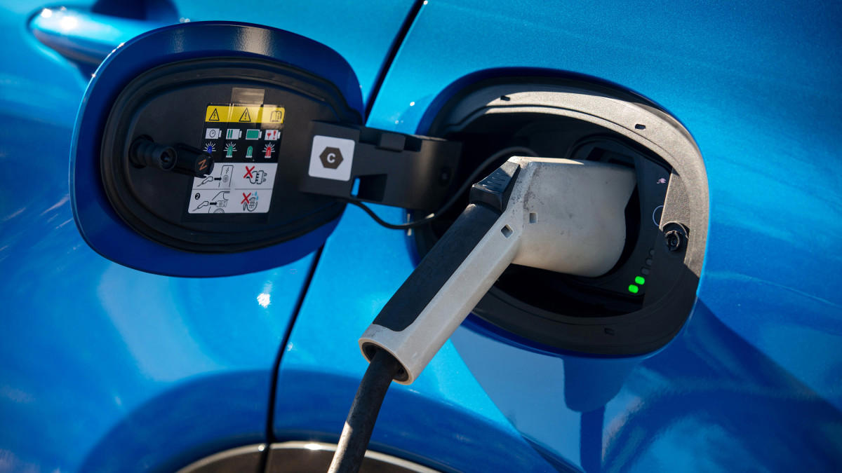 Jeep and Chrysler hybrids killed off in major powertrain shake-up