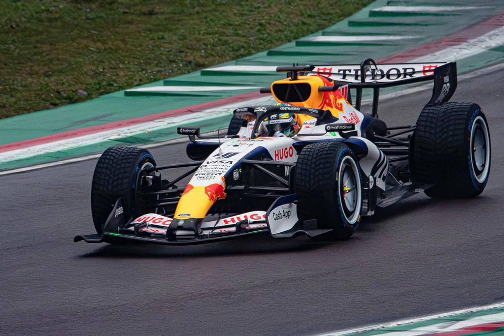 F1新車雑感解説2026「レーシングブルズVCARB03」その大きな大きなロールフープ部分は一体何のため?驚きの形状に