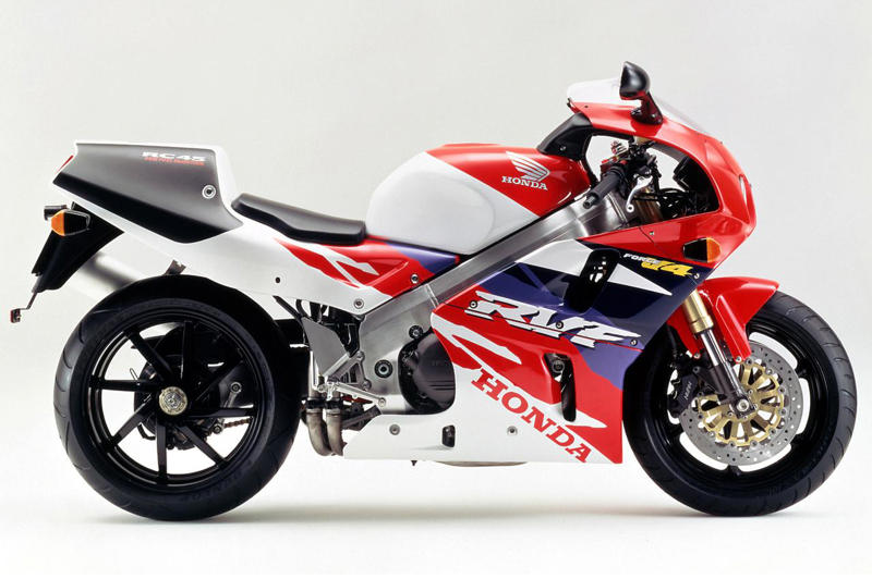 ホンダ「RVF / RC45」（1994年）【90年代に登場したホンダのバイク図鑑】
