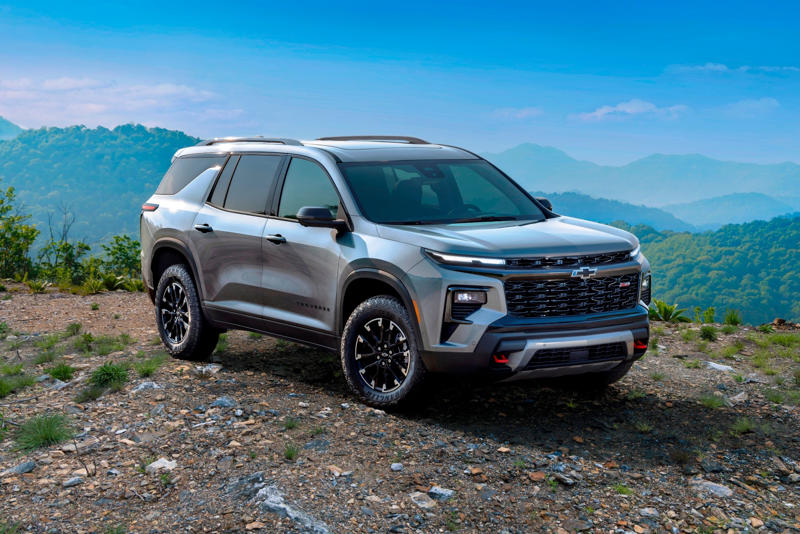 2025 Chevrolet Traverse vs. the Competition: Three-Row Titans Face Off