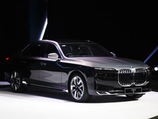 Makin Canggih! Isu Teknis Mobil-Mobil BMW Terbaru sekarang Bisa Dicek dari Jarak Jauh