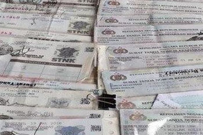stnk, stnk palsu, polda sulsel, STNK asli, Jadi Tahu, Ini Bedain STNK Asli Sama KW, Ternyata Cukup Pakai Cara Ini