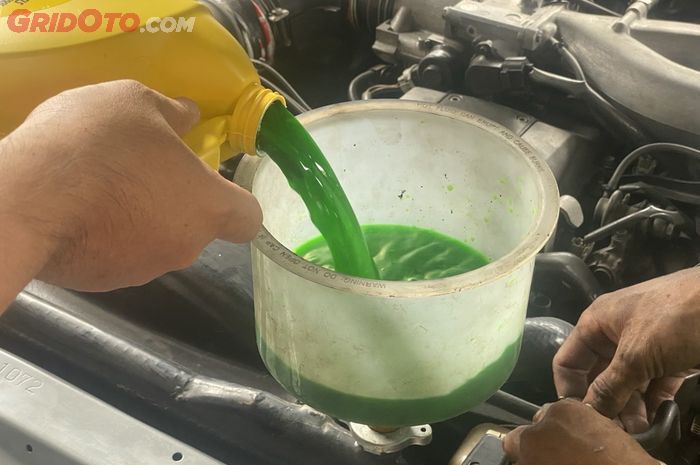 mesin mobil, mobil bekas, mesin overheat, kuras radiator, penyebab mesin overheat, mesin mobil overheat, penyebab mesin mobil overheat, Penyebab Mesin Mobil Bekas Malah Jadi Overheat Setelah Kuras Radiator