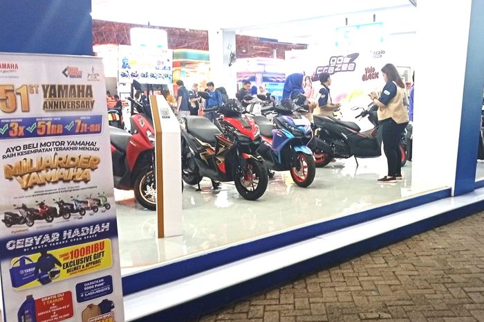booth yamaha di jakarta fair, Yamaha DDS Jakarta, jakarta fair 2025, JFK 2025, Yamaha Beri Banyak Promo di Jakarta Fair 2025, Hemat Hingga Rp 7 Juta