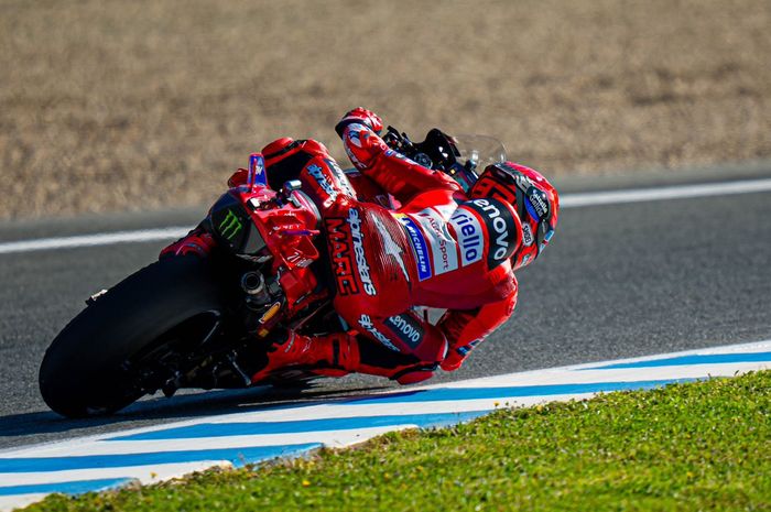 MotoGP, Marc Marquez, Fabio Quartararo, motogp spanyol, sprint motogp, Quartararo Crash, Marc Marquez Cetak Rekor di Sprint MotoGP Spanyol 2025