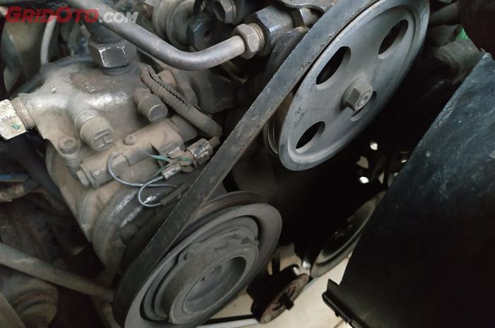 mobil bekas, fan belt, ciri fan belt rusak, tanda fan belt sudah harus ganti, ciri fan belt mobil harus ganti, ciri fan belt harus ganti, tanda fan belt harus ganti, Ini Kondisi Fan Belt di Mobil Yang Sudah Wajib Diganti Baru, Simak