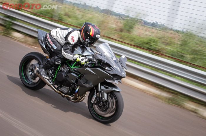 MotoGP, kawasaki ninja h2, ninja h2r, Ninja H2, balap wsbk, Gara-gara Komponen Ini Ninja H2 Dilarang Ikut Balap WSBK dan MotoGP