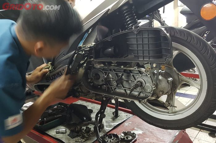 gemuk, motor matic, servis CVT, grease cvt suzuki, servis cvt motor matic, grease CVT motor matic, Ini Beberapa Bagian Yang Wajib Diberi Gemuk Saat Servis CVT Motor Matic