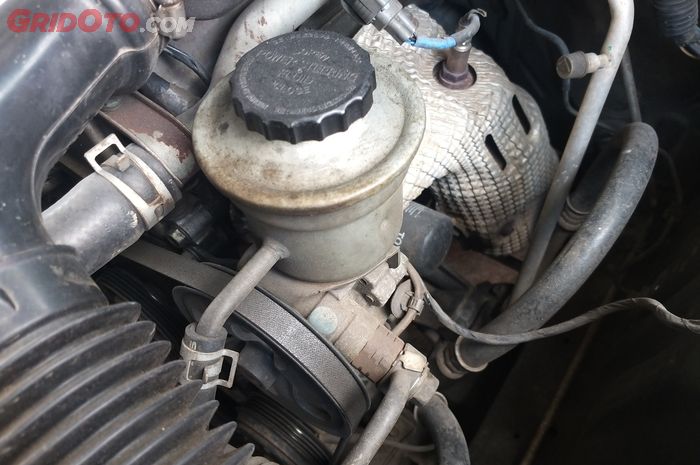 power steering, mobil bekas, Oli power steering bocor, apa penyebab oli power steering mobil bocor, kenapa oli power steering bocor, kenapa oli power steering mobil bocor, oli power steering mobil, Inilah Penyebab Oli Power Steering Mobil Berkurang Pasca Libur Long Weekend