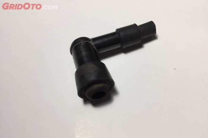 motor mogok, motor matic, cangklong busi, motor matic mogok, penyebab motor matic mogok, kenapa motor matic mogok, Ini Penyebab Dan Cara Mencegah Motor Matic Mogok Saat Hujan Deras