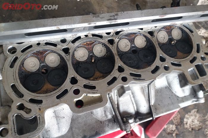 bahan bakar, manfaat, overhaul, tenaga mesin, kilometer, kerak karbon, Perlu Tahu, Ini Manfaat Overhaul Buat Mobil yang Sudah Berumur