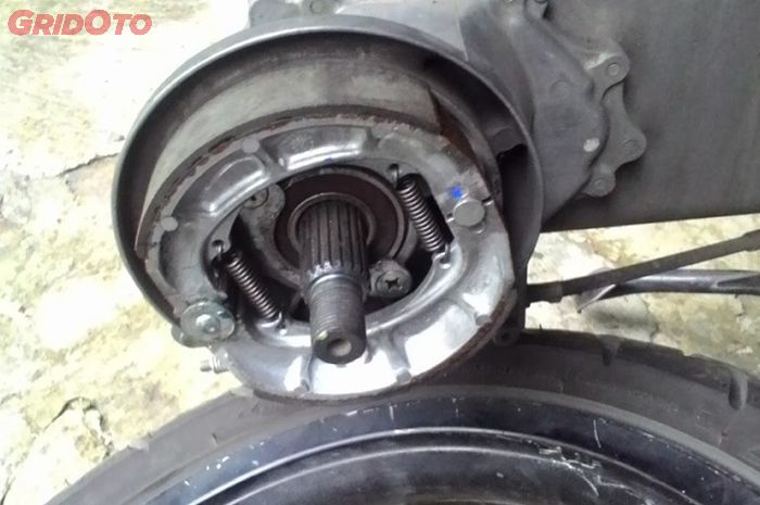 motor matic, rem teromol, rem teromol motor, rem teromol motor matic, penyebab rem teromol berdecit, Begini Cara Mencegah Rem Tromol Motor Matic Bunyi Berdecit, Simak