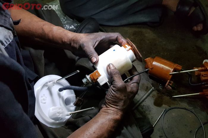 mobil bekas, filter, filter bensin, umur filter bensin, umur filter bensin mobil, berapa lama umur filter bensin, Harus Tahu, Ternyata Umur Pakai Filter Bensin Mobil Cuma Segini