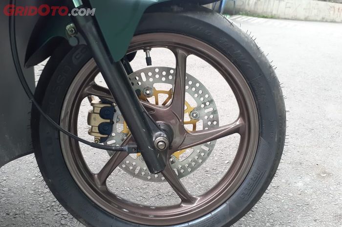 ban motor, motor matic, ban motor matic, penyebab ban depan motor goyang, penyebab ban depan motor goyang saat ngerem, penyebab ban depan motor matic goyang saat ngerem, ban depan motor matic goyang saat ngerem, kenapa ban depan motor matic goyang saat ngerem, Pantas Saja Ban Depan Motor Matic Goyang Saat Ngerem, Part Ini Bermasalah