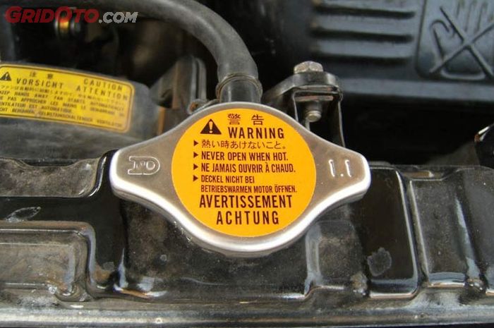 Radiator, Overheat, tutup radiator, kode angka, kode tutup radiator, Jangan Asal Ganti Tutup Radiator Kodenya Wajib Sama, Ini Alasannya