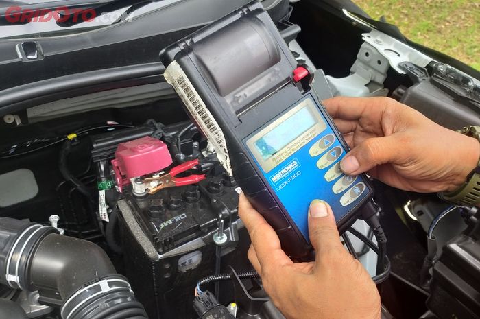 mobil bekas, aki mobil, Aki mobil tekor, Aki mobil tekor dalam waktu semalam, penyebab aki tekor, penyebab aki mobil tekor, Akhirnya Tahu, Penyebab Aki Mobil Bisa Tekor Cuma Dalam Semalam