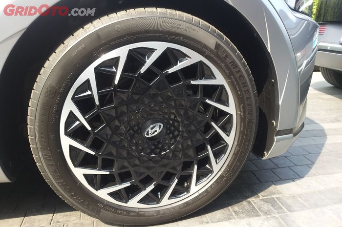 muatan, tekanan angin, bobot, wheel alignment, Ban Mobil Cepat Rusak, Perlu Tahu Ini Tiga Penyebab Utamanya