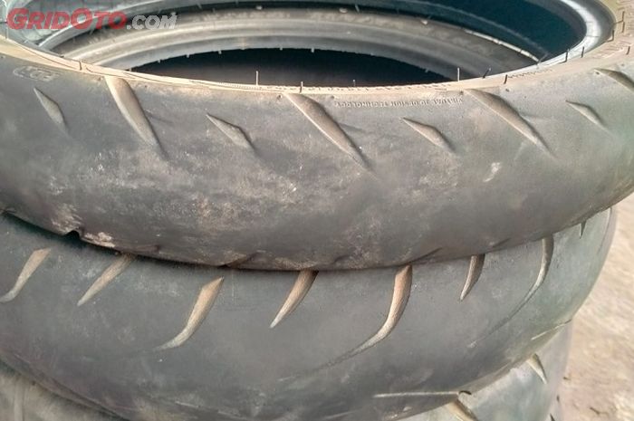 ban mobil, ban motor, motor bekas, apa penyebab ban motor cepat botak, kenapa ban motor cepat botak, ban motor cepat botak, Inilah Beberapa Kebiasaan Sepele Penyebab Ban Motor Cepat Botak