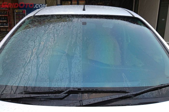 kaca, air wiper, nozzle, mampat, Air washer, Cuma Gara-gara Hal Ini, Penyebab Air Wiper Mobil Enggak Keluar