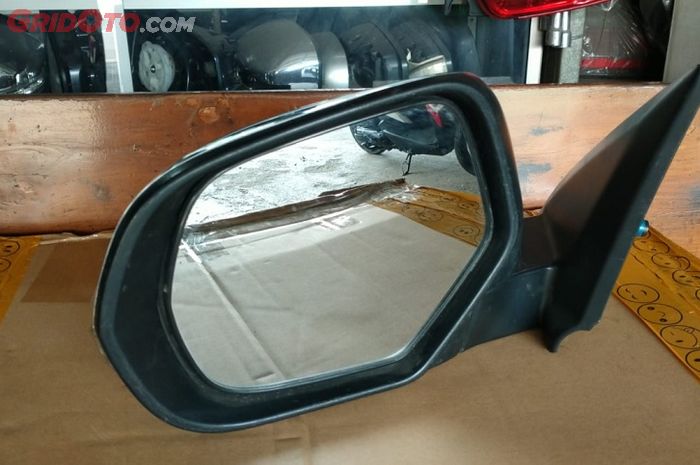 toyota, innova, kaca spion, spion, avanza, calya, Hemat, Segini Harga Kaca Spion Bekas Buat Avanza, Calya Hingga Innova