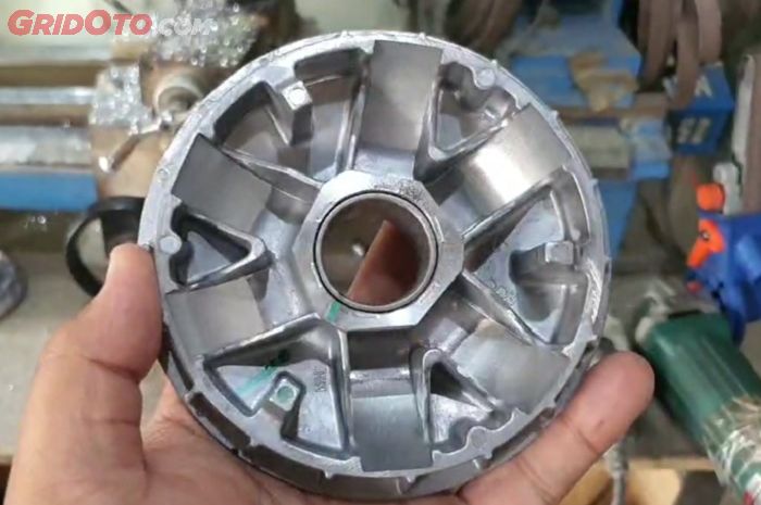 motor matic, Rumah roller, penyebab rumah roller oblak, penyebab rumah roller motor matic oblak, apa penyebab rumah roller motor matic oblak, kenapa rumah roller motor matic bisa oblak, Jangan Biasakan Kebiasaan Sepele Ini, Bikin Rumah Roller Motor Matic Cepat Oblak