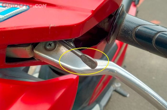 tanjakan, motor matic, honda beat, brake lock, tuas kecil, hendle rem, Belum Banyak yang Tahu, Tuas Kecil di Handel Rem Motor Matic, Punya Fungsi Penting