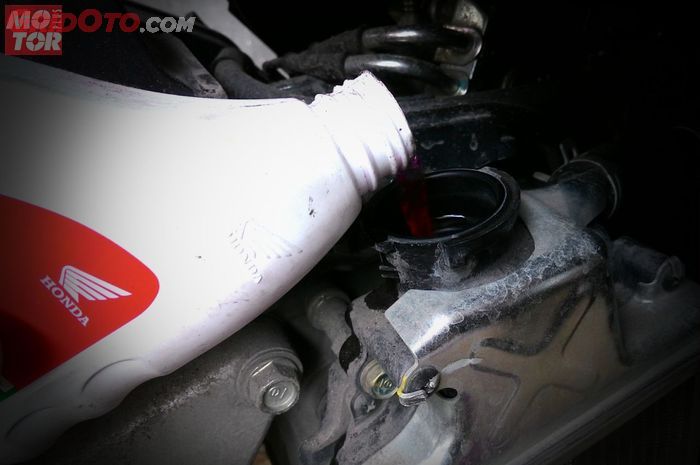 Radiator, coolant, air radiator, radiator motor, astra motor yogyakarta, Jangan Langsung Dipakai Jalan, Ini Rahasia Biar Air Radiator Takarannya Pas Setelah Dikuras