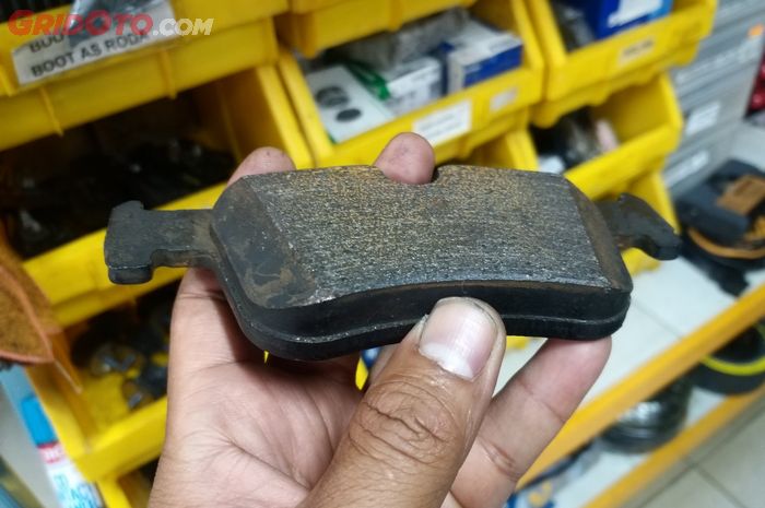 mobil bekas, kampas rem, rem mobil, kampas rem murah, bahaya kampas rem mobil murah, bahaya kampas rem murah, Pantas Saja Harga Kampas Rem Mobil Murah, Ternyata Dampaknya Begini