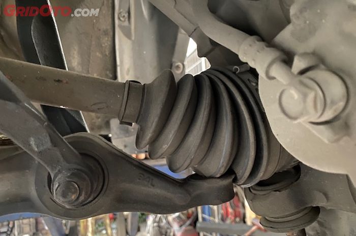 roda mobil, mobil bekas, as roda, as roda mobil, ciri as roda bermasalah, ciri as roda mobil rusak, gejala as roda mobil rusak, Inilah Beberapa Ciri dan Cara Cek As Roda Mobil Bekas Yang Rusak