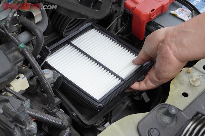 mobil bekas, filter udara mobil, bahaya jarang bersihkan filter udara, bahaya filter udara jarang bersihkan, dampak filter udara jarang bersihkan, Hati-hati, Jarang Bersihkan Filter Udara Mobil Bikin Keluar Puluhan Juta