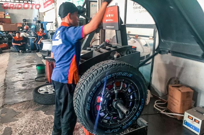 balancing dan spooring, ban mobil, roda depan, balancing ban mobil, sporing roda, Wajib Tahu, Ini Bedanya Balancing dan Spooring. Kamu Harus Lakukan Rutin Lo