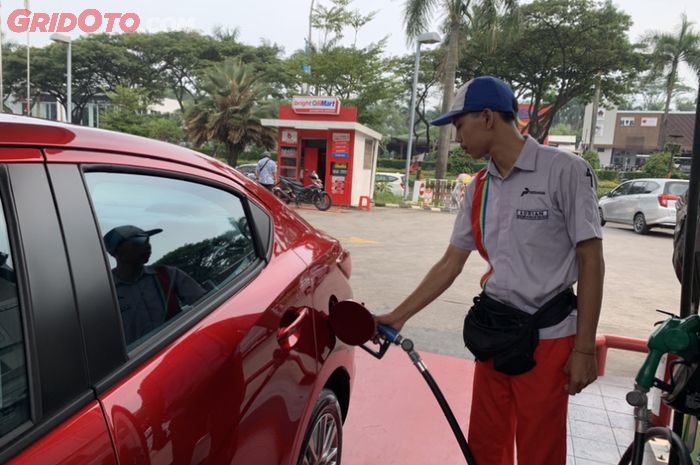 mobil pribadi, harga pertamax, harga bbm non subsidi naik, Pertamax Dimahalkan Nggak Ngaruh, Ini Alasan Warga Tetap Pilih Mobil Pribadi