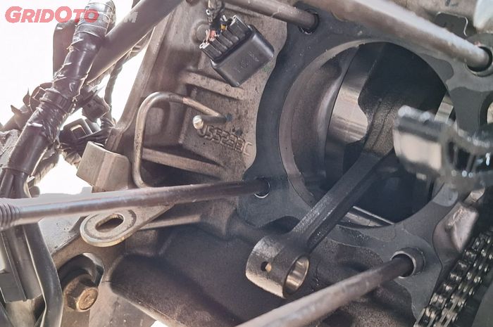 motor matic, kruk as motor, kruk as motor matic, ciri kruk as oblak, ciri kruk as motor matic oblak, dampak kruk as motor matic oblak, Nggak Main-main, Ini Dampak Kruk As Oblak ke CVT Motor Matic