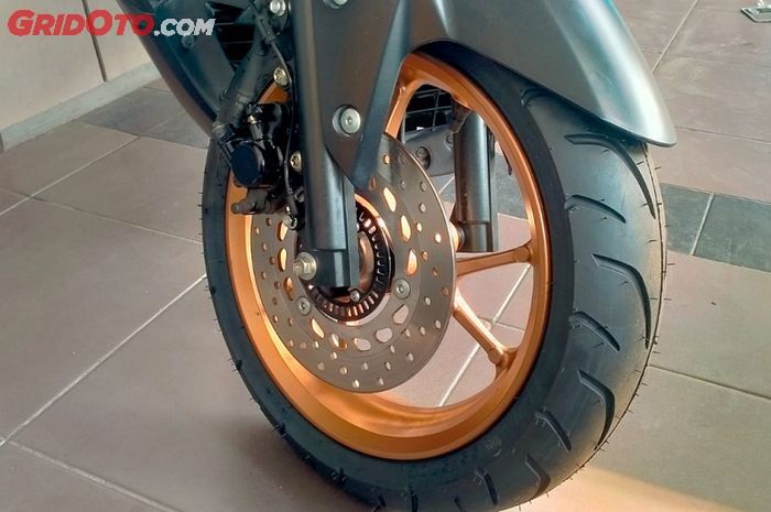 rem motor, rem belakang, rem depan, cakram, Terjawab Kenapa Rem Depan Motor Dibuat Lebih Pakem Dibandingkan Belakang