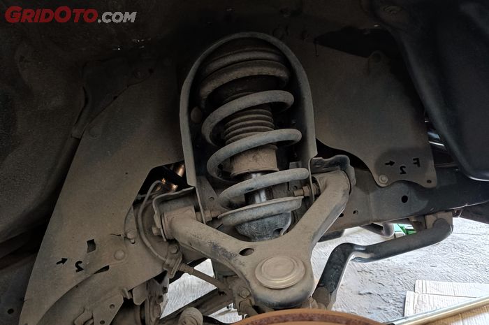 mobil bekas, sokbreker mobil, karet boot sokbreker, penyebab sokbreker mobil rusak, apa penyebab sokbreker mobil rusak, karet penyebab sokbreker cepat rusak, Inilah Karet Penyebab Umur Sokbreker Mobil Bisa Jadi Pendek Bila Rusak