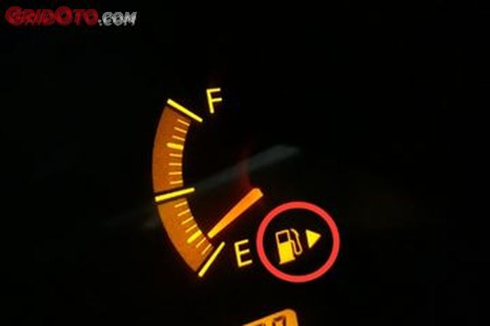 mobil bekas, tangki bensin mobil, tangki bahan bakar mobil, tangki bahan bakar mobil kosong, dampak tangki bahan bakar sering kosong, risiko tangki bahan bakar sering kosong, Ini Tiga Alasan Kenapa Tangki Bahan Bakar Mobil Bekas Gak Boleh kosong
