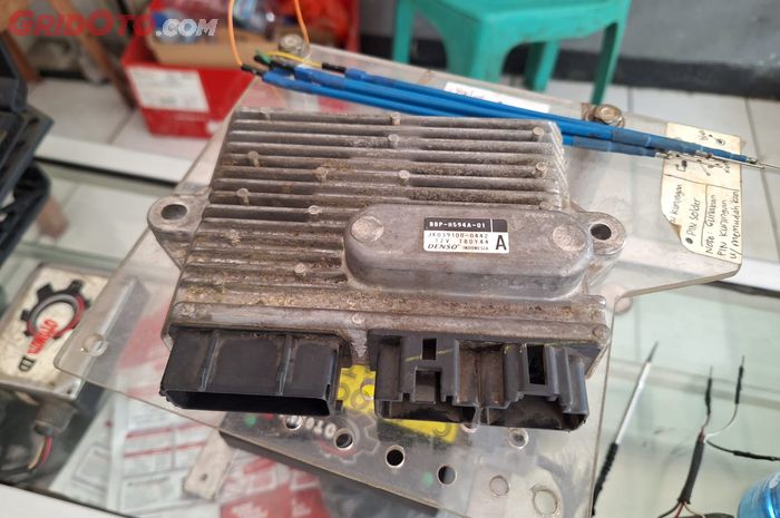 busi, motor bekas, busi motor, ecu motor, penyebab ecu motor rusak karena busi, Hati-hati ECU Motor Injeksi Jebol Karena Busi, Ini Penyebabnya