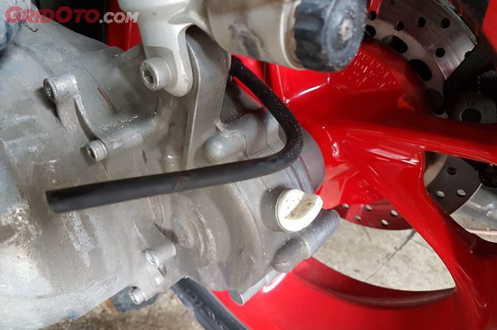motor matic, cvt motor matic, Slang Hawa Gardan Motor Matik, slang hawa cvt motor matik, fungsi slang kecil di cvt motor matic, apa fungsi slang kecil di cvt motor matic, bahaya slang kecil di cvt motor matic rusak, Fungsi Slang Kecil di CVT Motor Matic Ini Gak Main-main, Simak