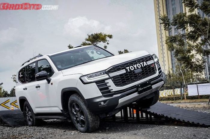 toyota, rupiah melemah, dollar, dollar naik, pt toyota-astra motor, Nilai Tukar Dollar Melejit, Toyota Lakukan Penyesuaian Harga Mobil Baru?