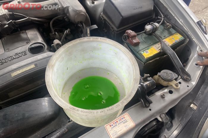 mobil bekas, radiator mobil, penyebab mesin overheat, penyebab mesin mobil overheat, mobil overheat, mesin mobil overhaul, Ternyata Ini Sebabnya Mesin Mobil Bekas Masih Overheat Walau Sudah Kuras Radiator